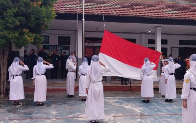 Upacara Pengibaran Bendera Merah Putih – SMK Negeri 10 Kota Bekasi