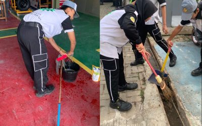 Kegiatan Jum’at Bersih di Lingkungan SMK Negeri 10 Kota Bekasi